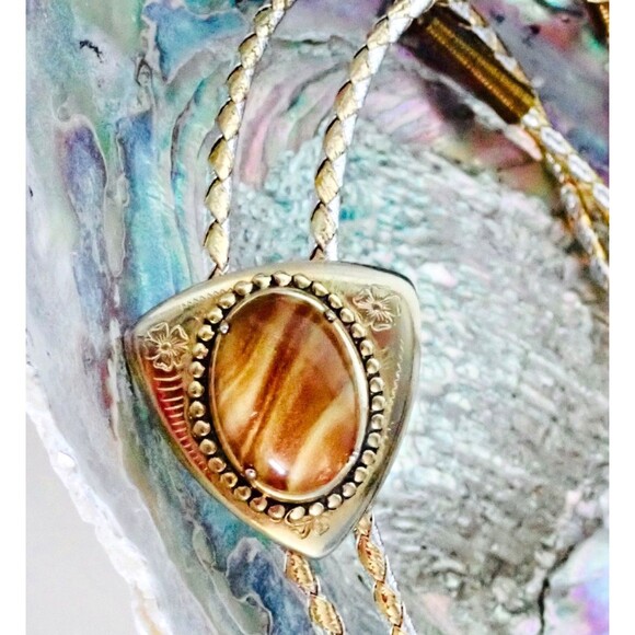 Western Bolo Tie Brown Agate Cabochon Metal Tone Frame Gold Silver Cord Unisex - Picture 1 of 8